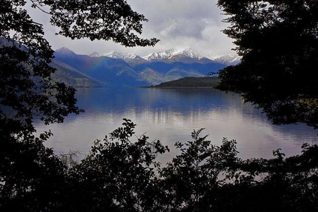Mountains Edge Cabins Monowai Exterior photo